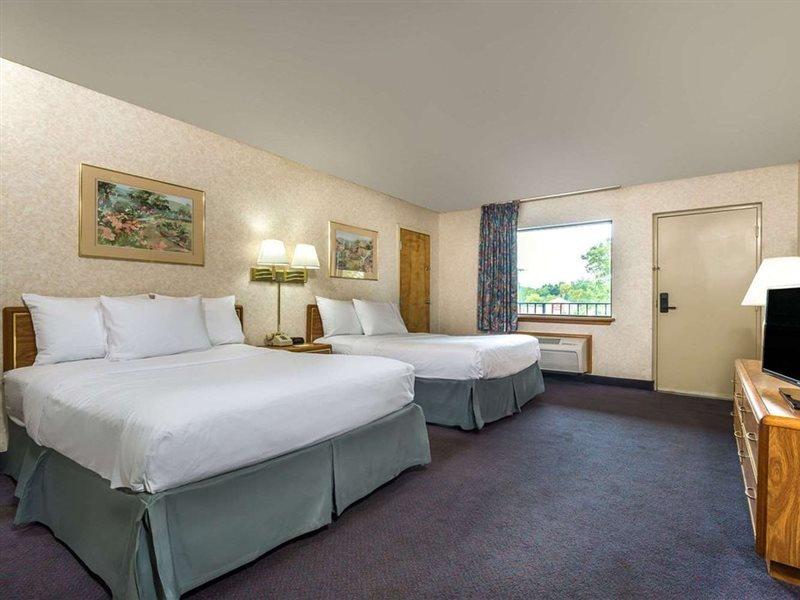 Days Inn By Wyndham Vineland Bagian luar foto