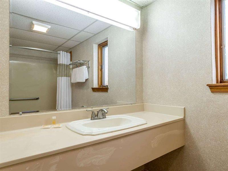 Days Inn By Wyndham Vineland Bagian luar foto