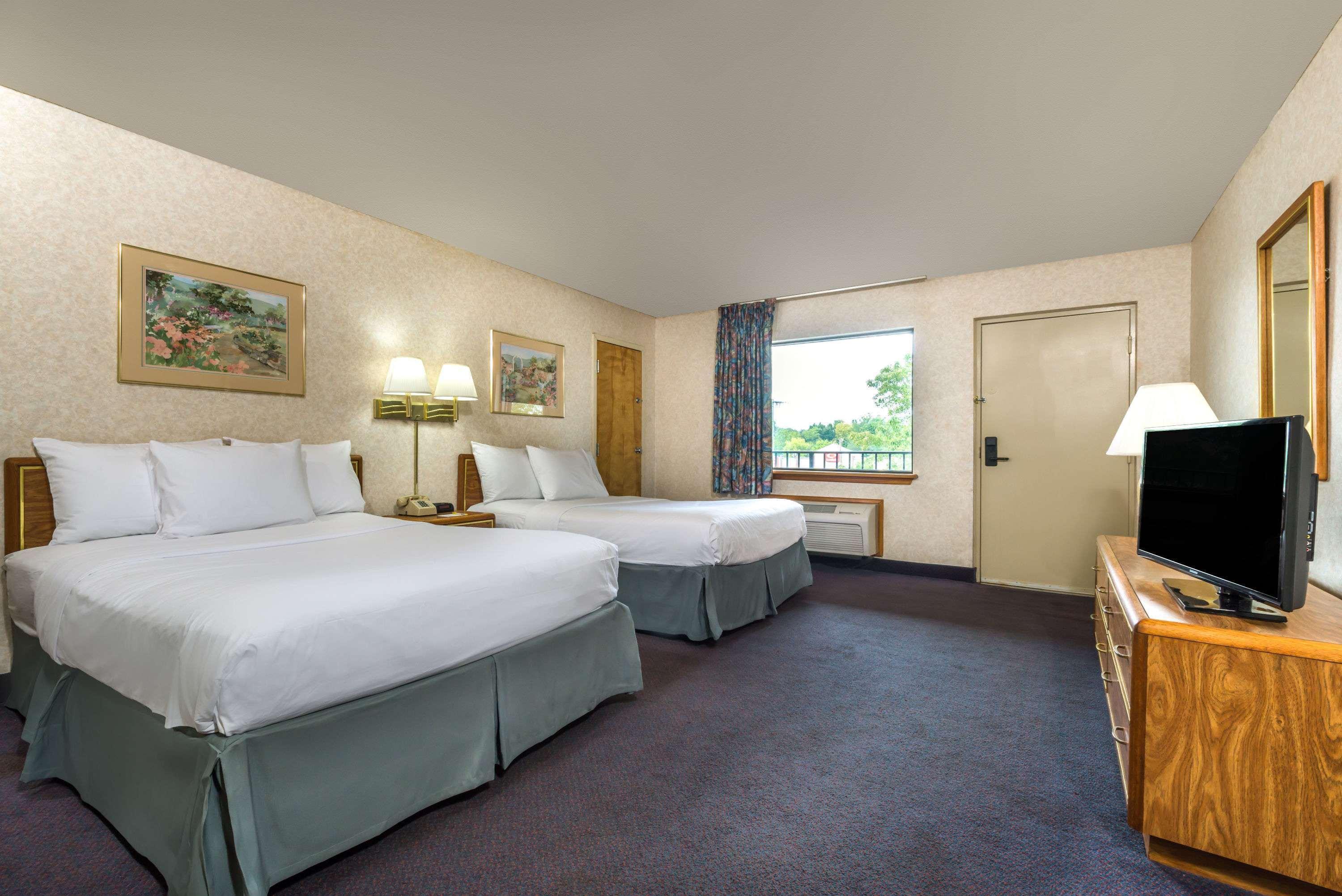 Days Inn By Wyndham Vineland Bagian luar foto