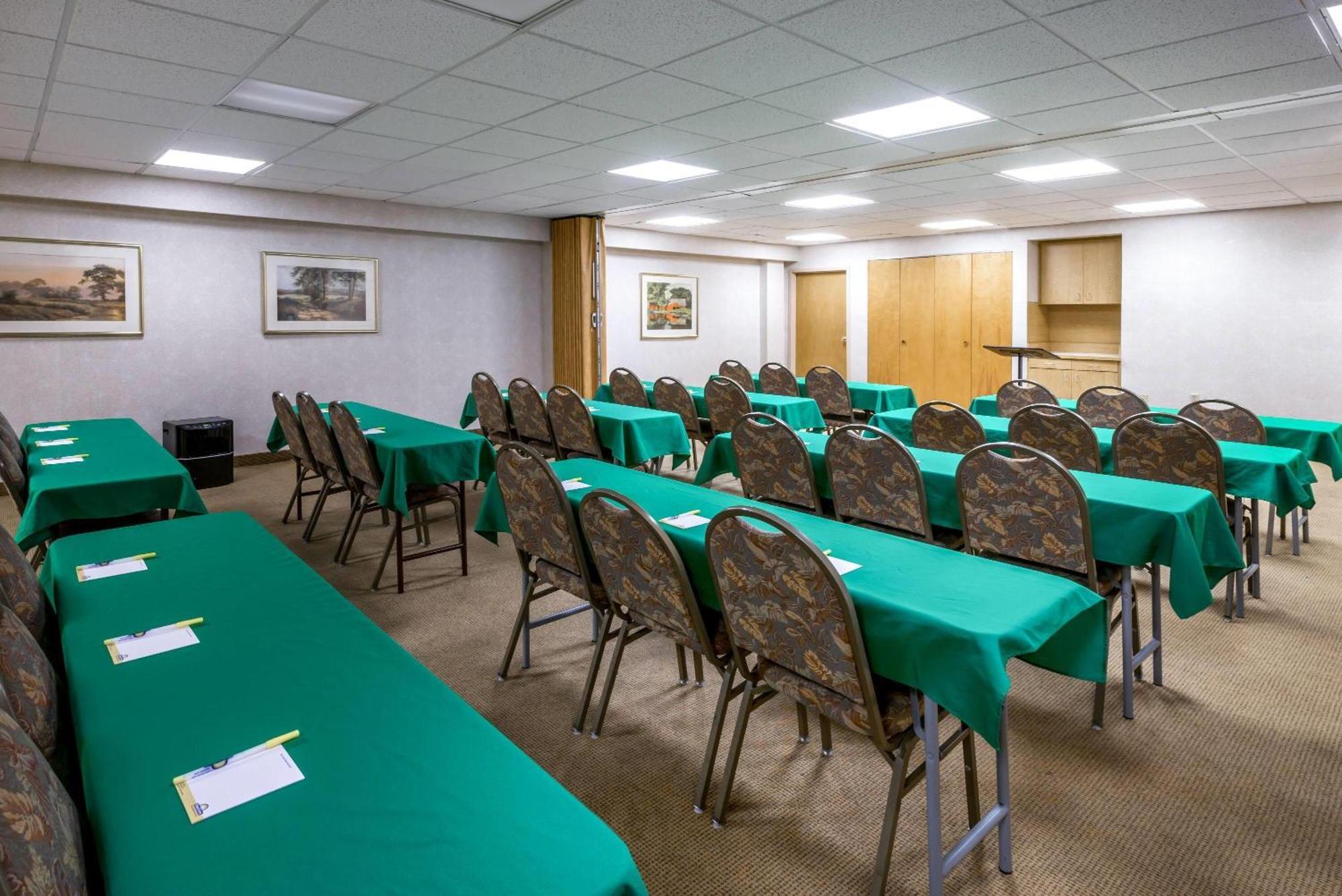 Days Inn By Wyndham Vineland Bagian luar foto