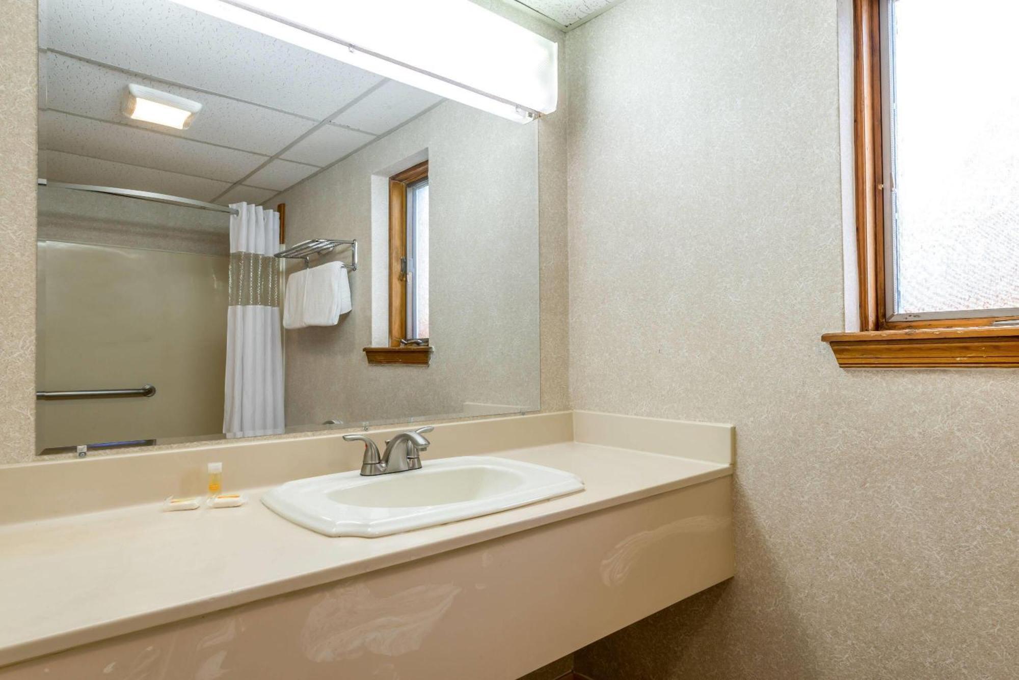 Days Inn By Wyndham Vineland Bagian luar foto